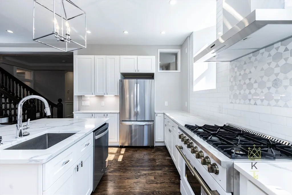 3 bed, 3 bath apartment for rent at 85 Regent St Unit 1, Roxbury — photo 5 of 33