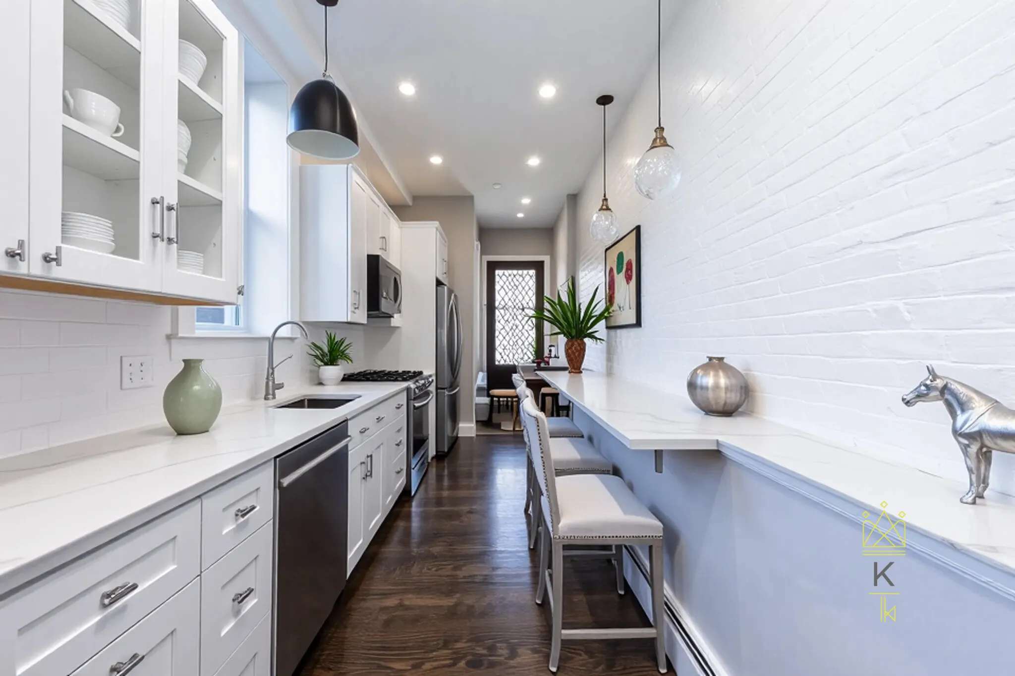 3 bed, 2 bath apartment for rent at 85 Regent St Unit 2, Roxbury — photo 6 of 15