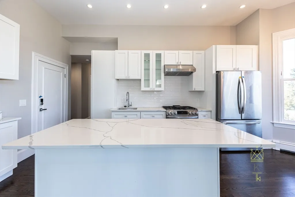 2 bed, 2 bath apartment for rent at 85 Regent St Unit 7, Roxbury — photo 5 of 22