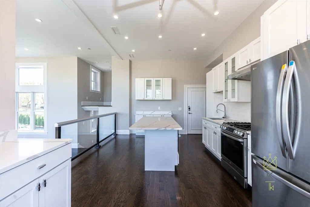 2 bed, 2 bath apartment for rent at 85 Regent St Unit 7, Roxbury — photo 6 of 22