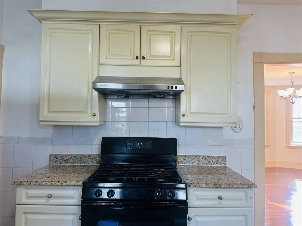 3 bed, 1 bath apartment for rent at 85 River St Unit 2, Mattapan — photo 6 of 9