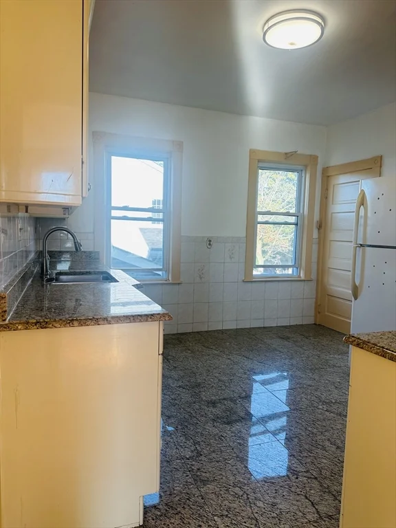 3 bed, 1 bath apartment for rent at 85 River St Unit 2, Mattapan — photo 7 of 9