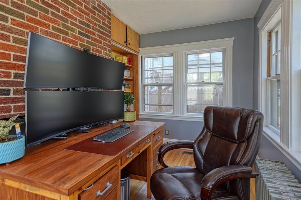 3 bed, 2 bath apartment for rent at 85 Roosevelt Rd, Medford — photo 13 of 36