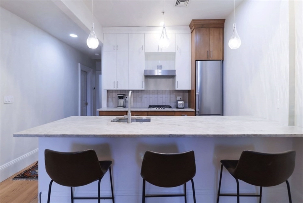 2 bed, 1 bath apartment for rent at 85 Saint Botolph St Unit 2, Back Bay — photo 3 of 12