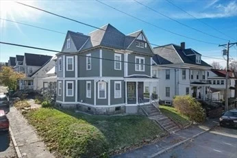 1 bed, 2 bath apartment for rent at 85 Sherman Unit 3, Lowell — photo 2 of 11