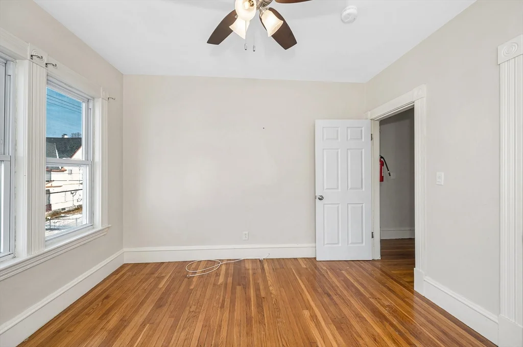 1 bed, 2 bath apartment for rent at 85 Sherman Unit 3, Lowell — photo 3 of 11