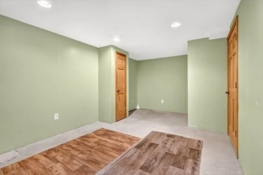 3 bed, 1 bath apartment for rent at 85 Steeple Chase Cir Unit 3, Attleboro — photo 32 of 37