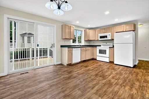 3 bed, 1 bath apartment for rent at 85 Steeple Chase Cir Unit 3, Attleboro — photo 6 of 37
