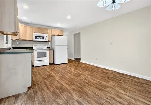3 bed, 1 bath apartment for rent at 85 Steeple Chase Cir Unit 3, Attleboro — photo 9 of 37