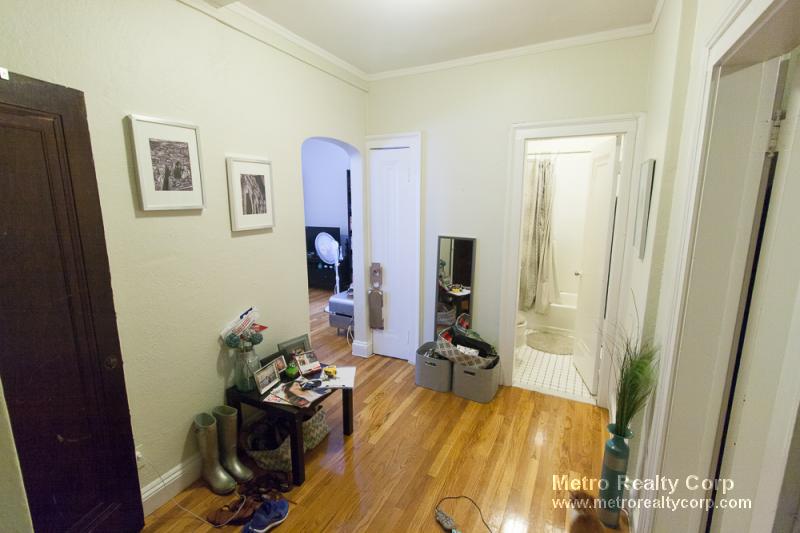 1 bed, 1 bath apartment for rent at 85 Strathmore Rd Unit 1, Brighton — photo 4 of 13