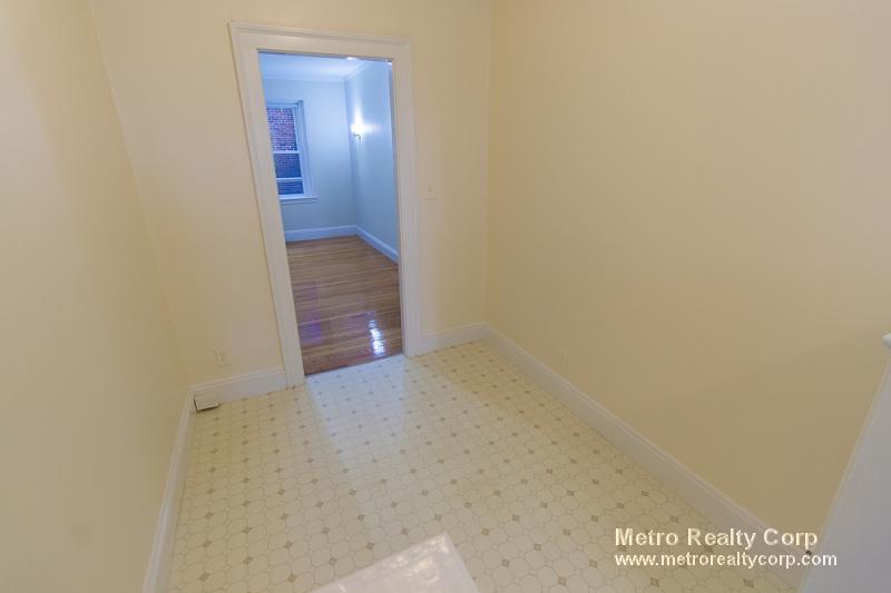 1 bed, 1 bath apartment for rent at 85 Strathmore Unit 25, Brighton — photo 13 of 14