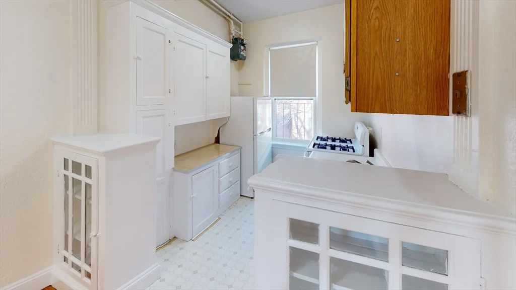 1 bed, 1 bath apartment for rent at 85 Strathmore Unit 43, Brighton — photo 5 of 6