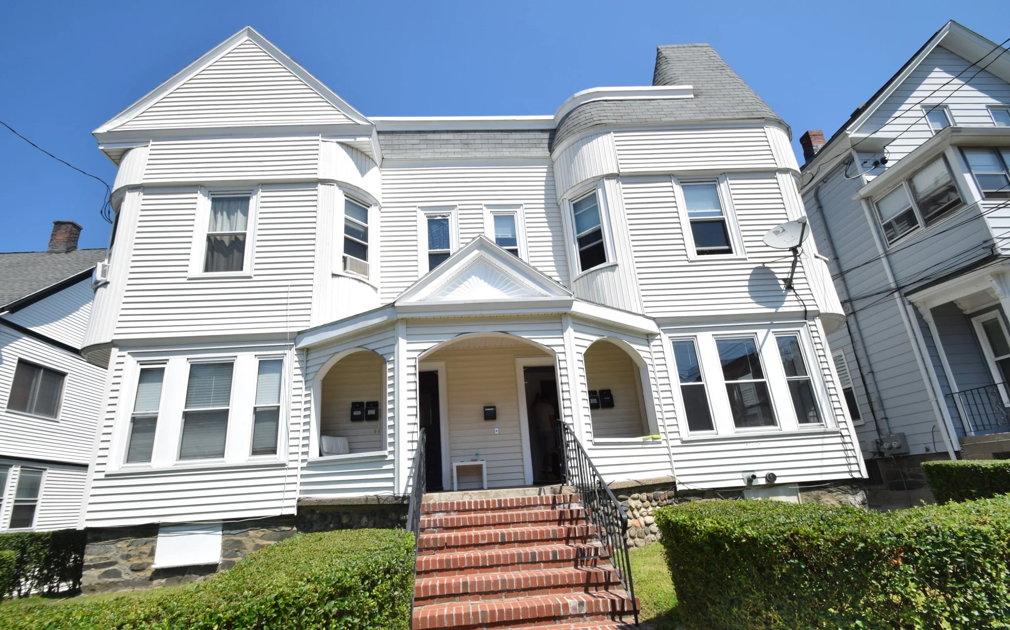 4 bed, 2 bath apartment for rent at 85 Surrey St Unit 1, Brighton — photo 17 of 18