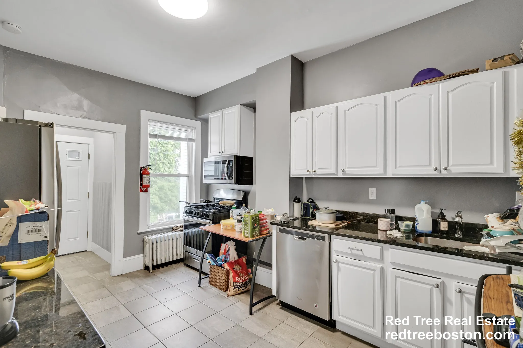 4 bed, 2 bath apartment for rent at 85 Surrey St Unit 2, Brighton — photo 4 of 17
