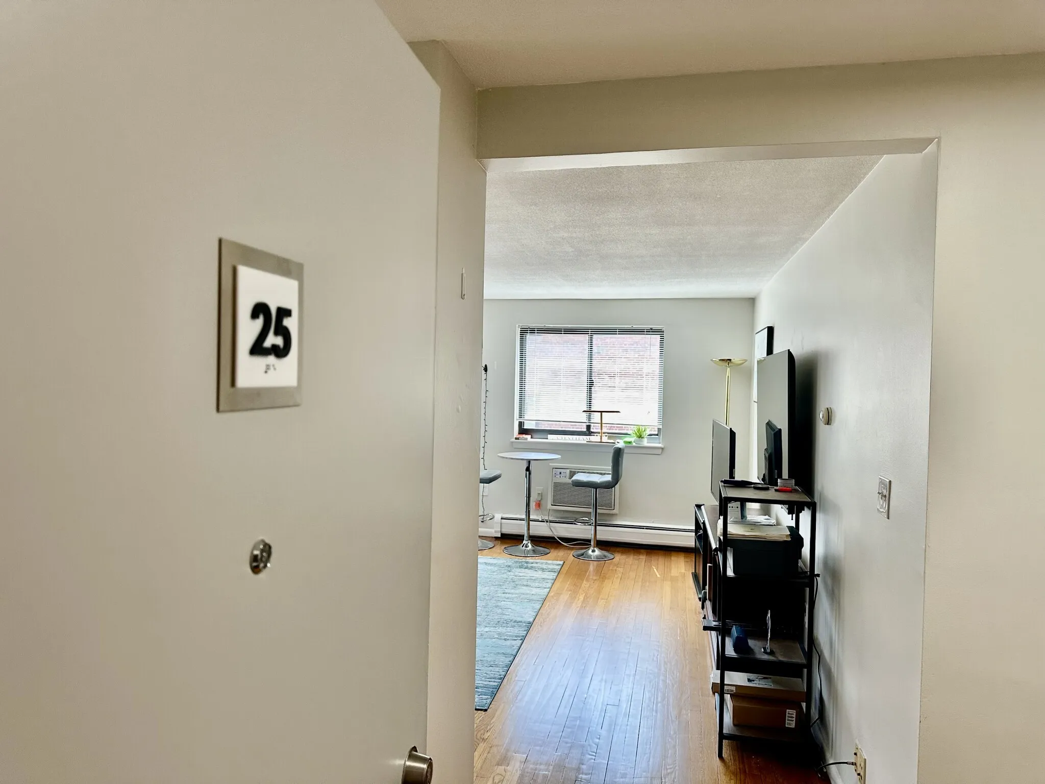 2 bed, 1 bath apartment for rent at 85 Sutherland Rd Unit 25, Brighton — photo 3 of 23