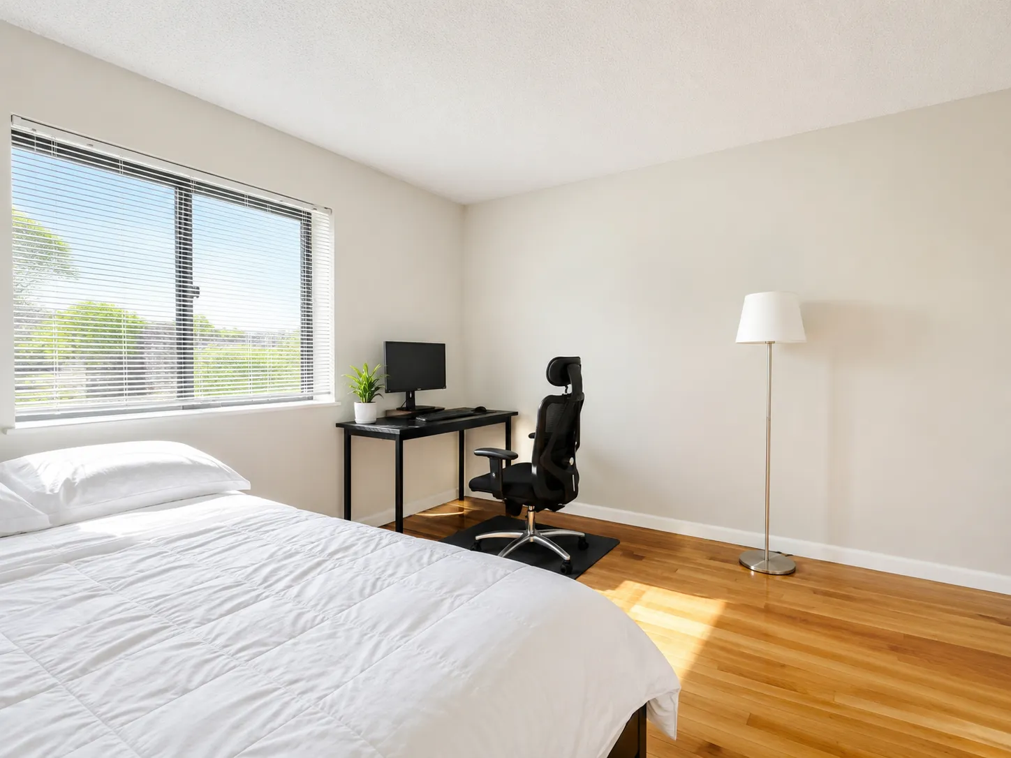 2 bed, 1 bath apartment for rent at 85 Sutherland Rd Unit 5, Brighton — photo 3 of 17