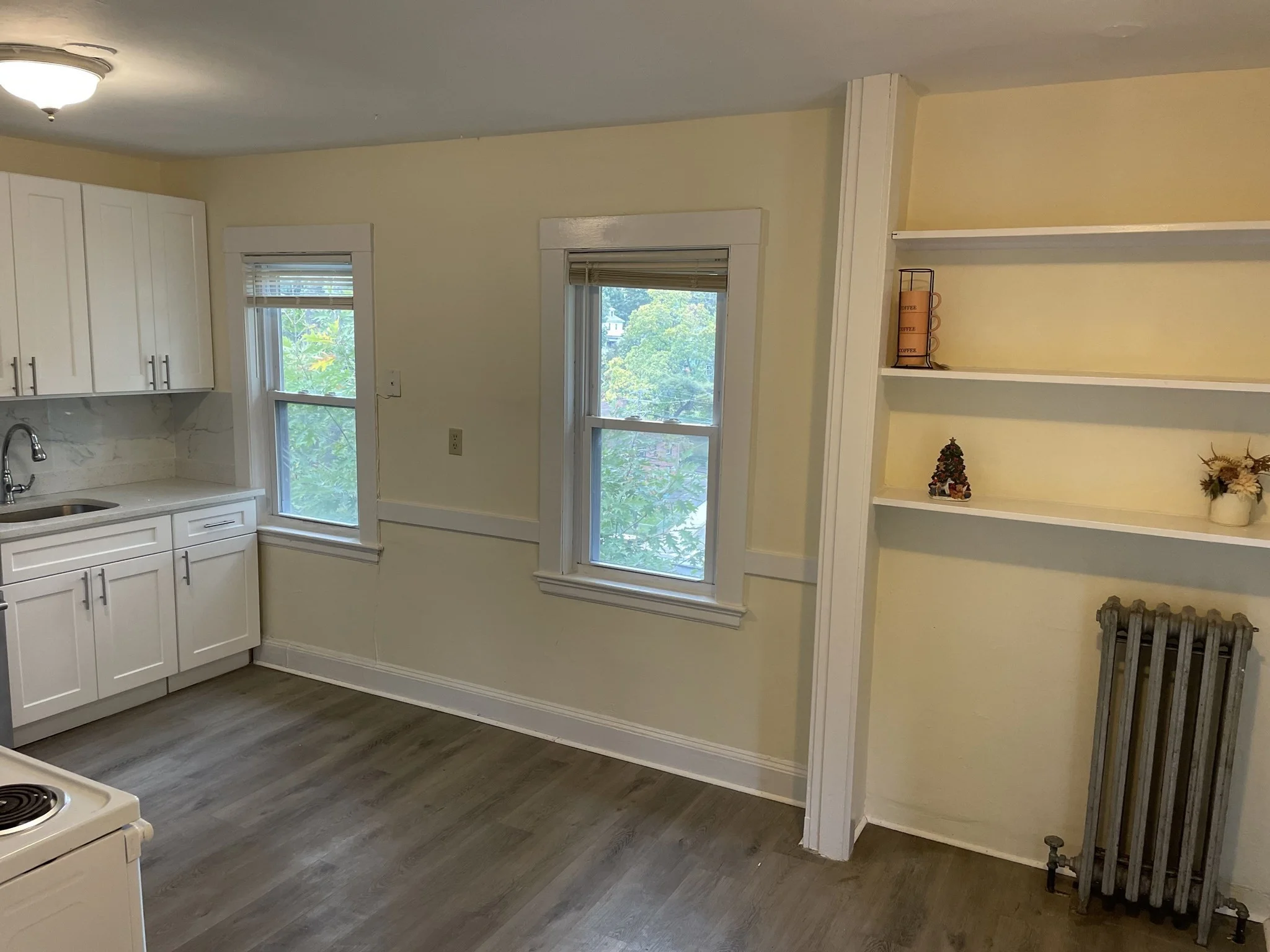 4 bed, 1 bath apartment for rent at 85 Town Hill St Unit 85, Quincy — photo 4 of 23
