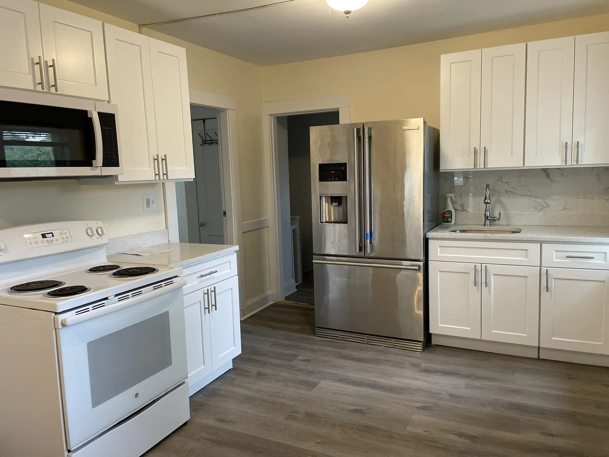 4 bed, 1 bath apartment for rent at 85 Town Hill St Unit 85, Quincy — photo 2 of 23