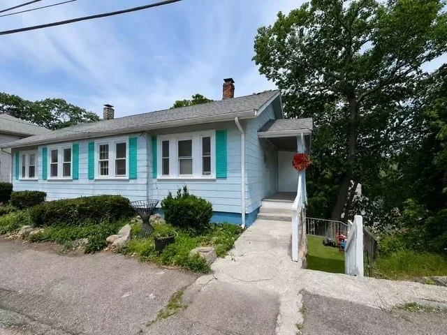 4 bed, 1 bath apartment for rent at 85 Town Hill St Unit 85, Quincy