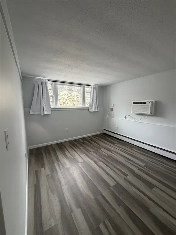 1 bed, 1 bath apartment for rent at 85 Trapelo Rd Unit 40, North Waltham — photo 3 of 15