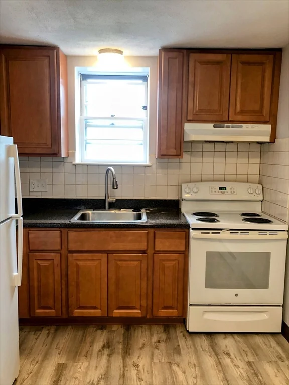 1 bed, 1 bath apartment for rent at 85 Trapelo Unit 37, Waltham
