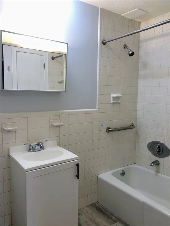 1 bed, 1 bath apartment for rent at 85 Trapelo Unit 37, Waltham — photo 4 of 17