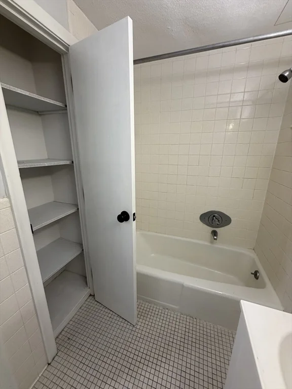 1 bed, 1 bath apartment for rent at 85 Trapelo Unit 41, Waltham — photo 8 of 9