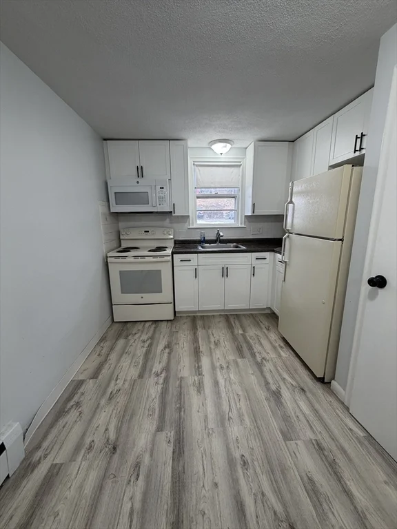 1 bed, 1 bath apartment for rent at 85 Trapelo Unit 41, Waltham