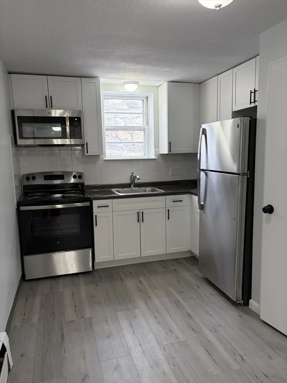 1 bed, 1 bath apartment for rent at 85 Trapelo Unit 42, Waltham