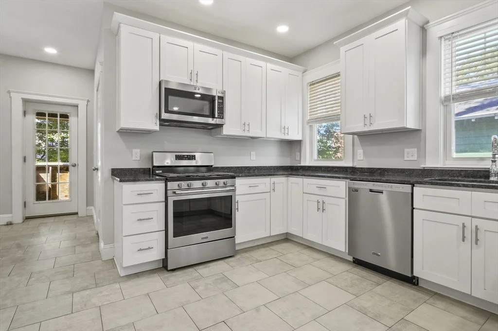 4 bed, 2 bath apartment for rent at 85 Verndale St Unit 2H, North Brookline — photo 1 of 13
