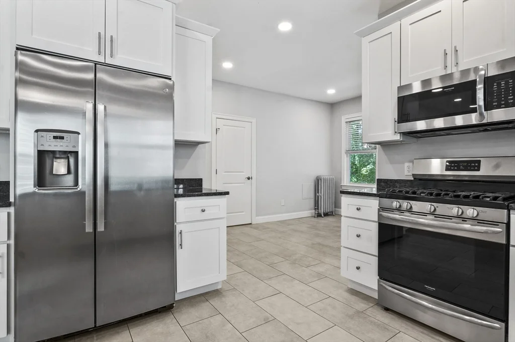 4 bed, 2 bath apartment for rent at 85 Verndale St Unit 2H, North Brookline — photo 2 of 13
