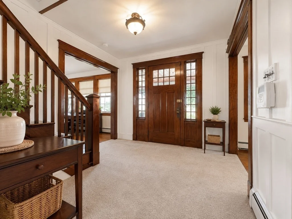 4 bed, 1 bath apartment for rent at 85 Walnut St, Belmont — photo 8 of 16