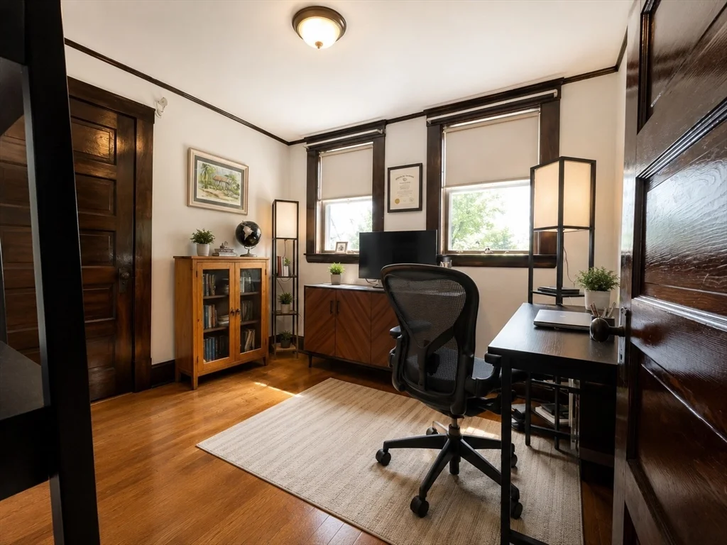 4 bed, 1 bath apartment for rent at 85 Walnut St, Belmont — photo 14 of 16