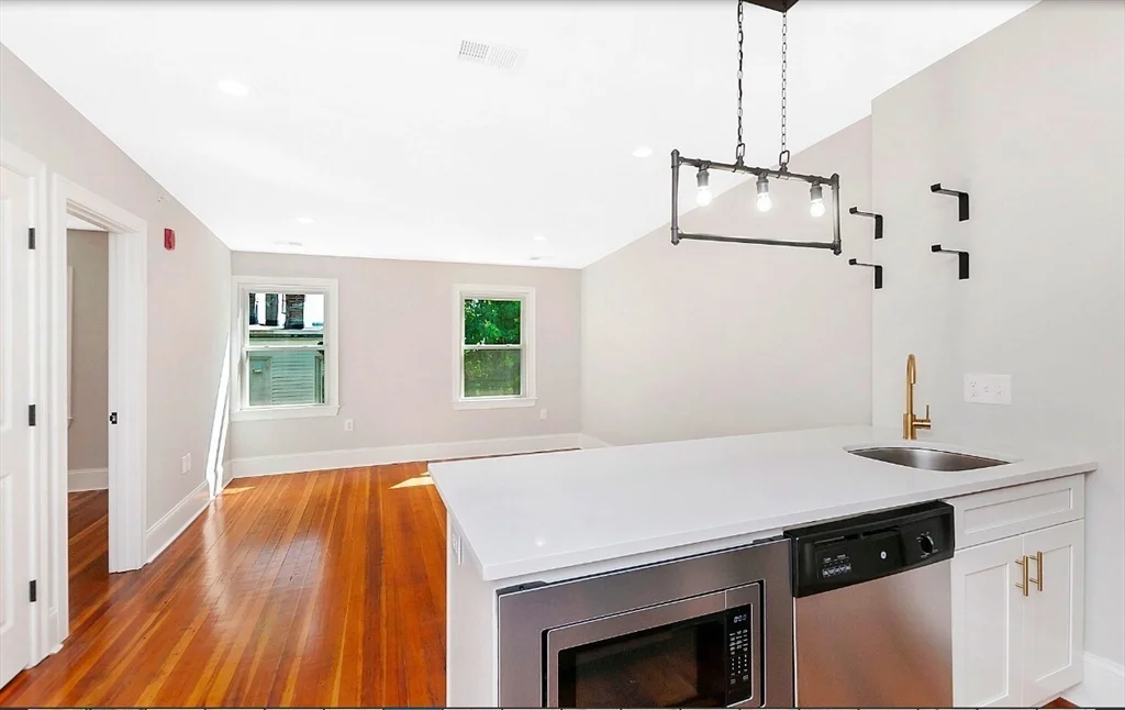 3 bed, 2 bath apartment for rent at 85 Webster St Unit 3, East Boston — photo 2 of 12