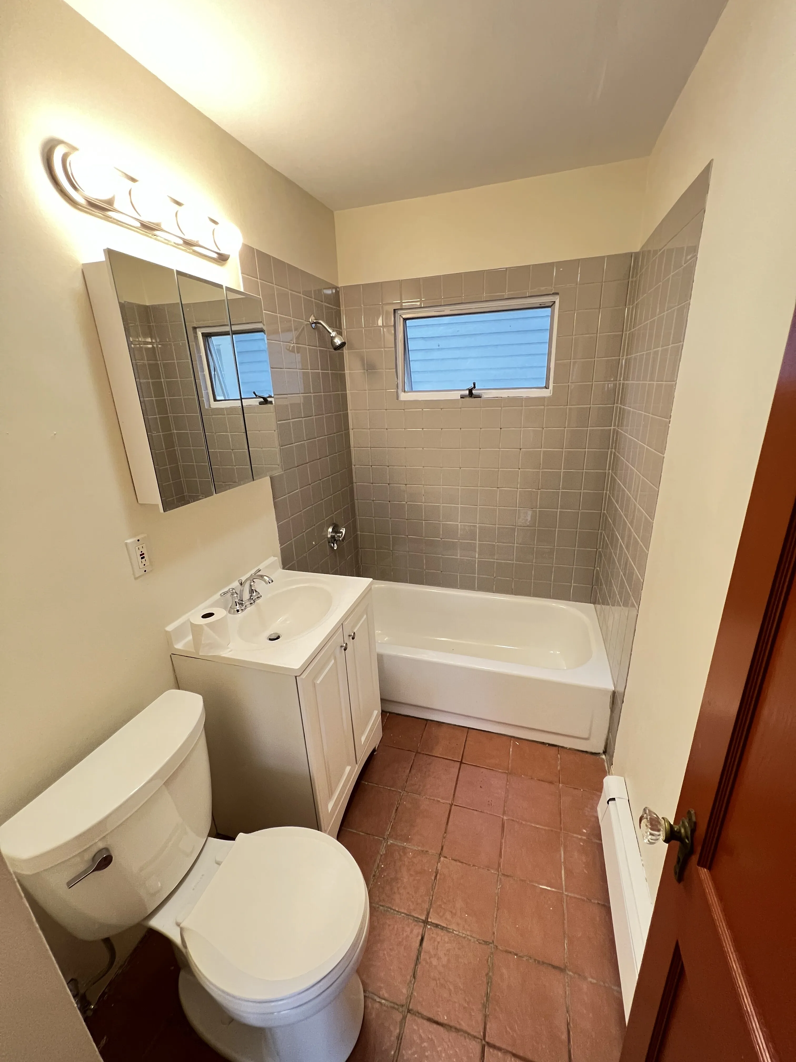 2 bed, 1 bath apartment for rent at 85 Wendell St Unit 1, Baldwin — photo 8 of 11
