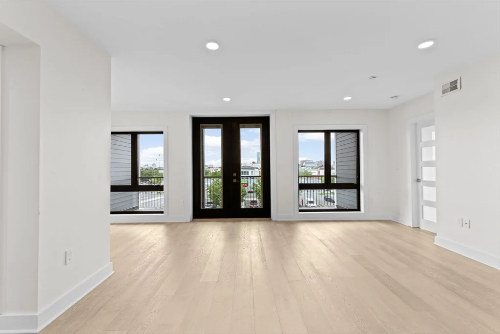 2 bed, 2 bath apartment for rent at 85 Willow Ct Unit 302, Dorchester — photo 13 of 31