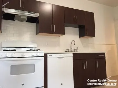 2 bed, 1 bath apartment for rent at 85 Winchester St Unit 3, North Brookline