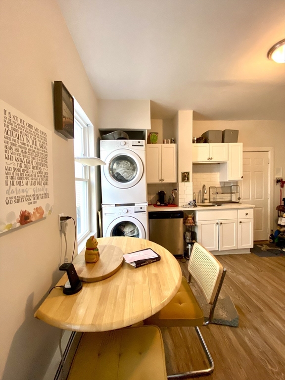 1 bed, 1 bath apartment for rent at 85 Winter St Unit 1R, East Cambridge — photo 2 of 8