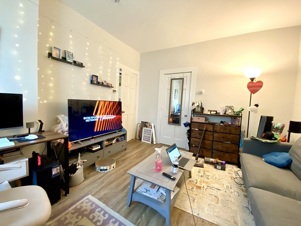1 bed, 1 bath apartment for rent at 85 Winter St Unit 1R, East Cambridge — photo 4 of 8