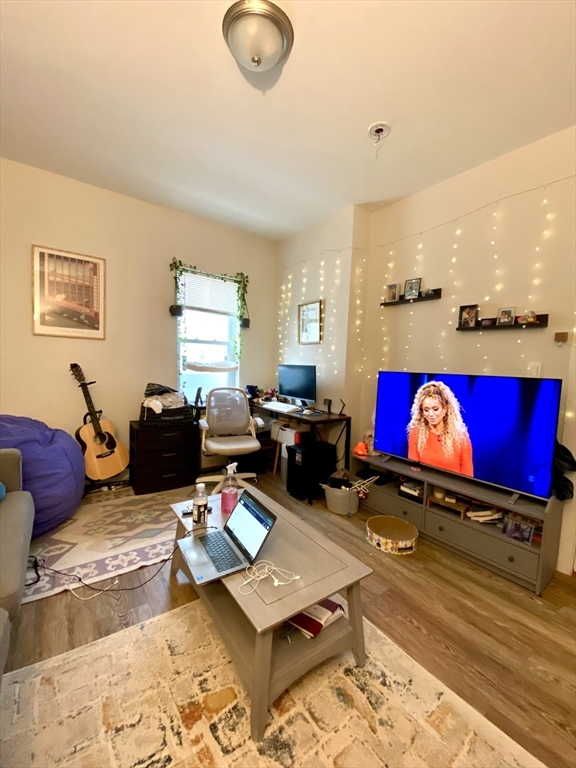 1 bed, 1 bath apartment for rent at 85 Winter St Unit 1R, East Cambridge — photo 3 of 8