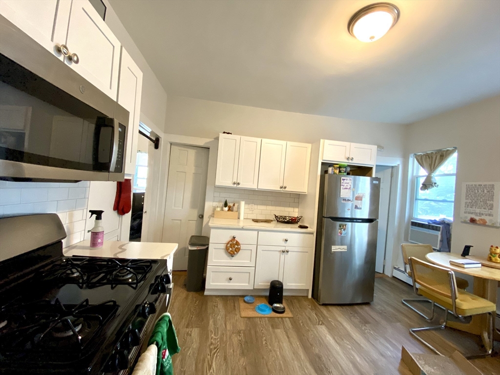 1 bed, 1 bath apartment for rent at 85 Winter St Unit 1R, East Cambridge