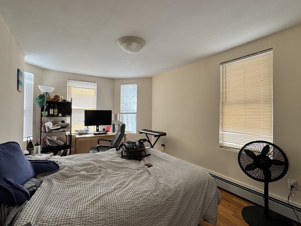 2 bed, 1 bath apartment for rent at 85 Winter St Unit 2, East Cambridge — photo 5 of 8