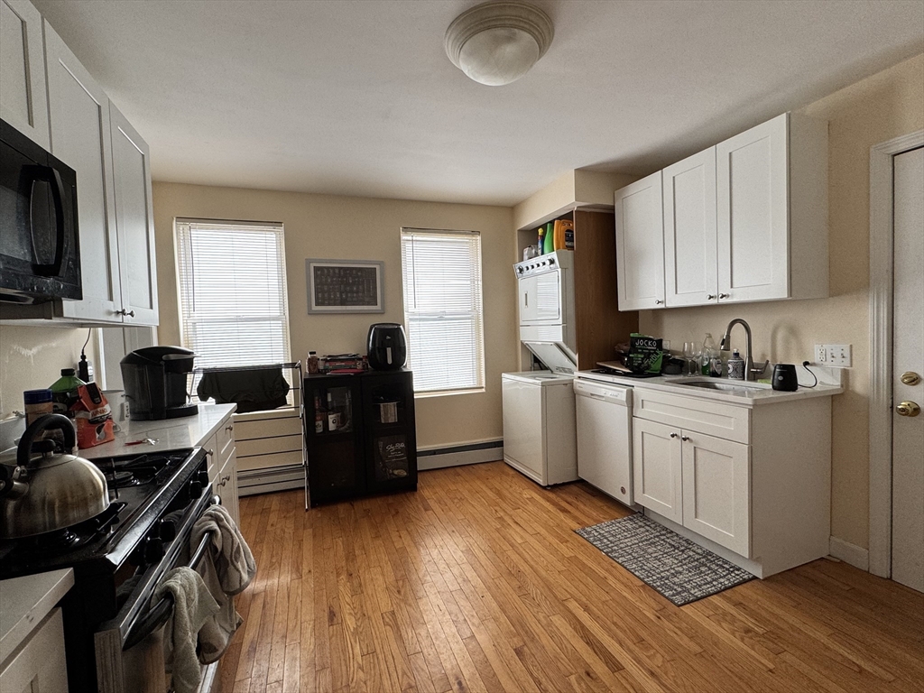 2 bed, 1 bath apartment for rent at 85 Winter St Unit 2, East Cambridge — photo 2 of 8