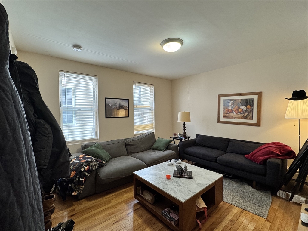 2 bed, 1 bath apartment for rent at 85 Winter St Unit 2, East Cambridge — photo 3 of 8