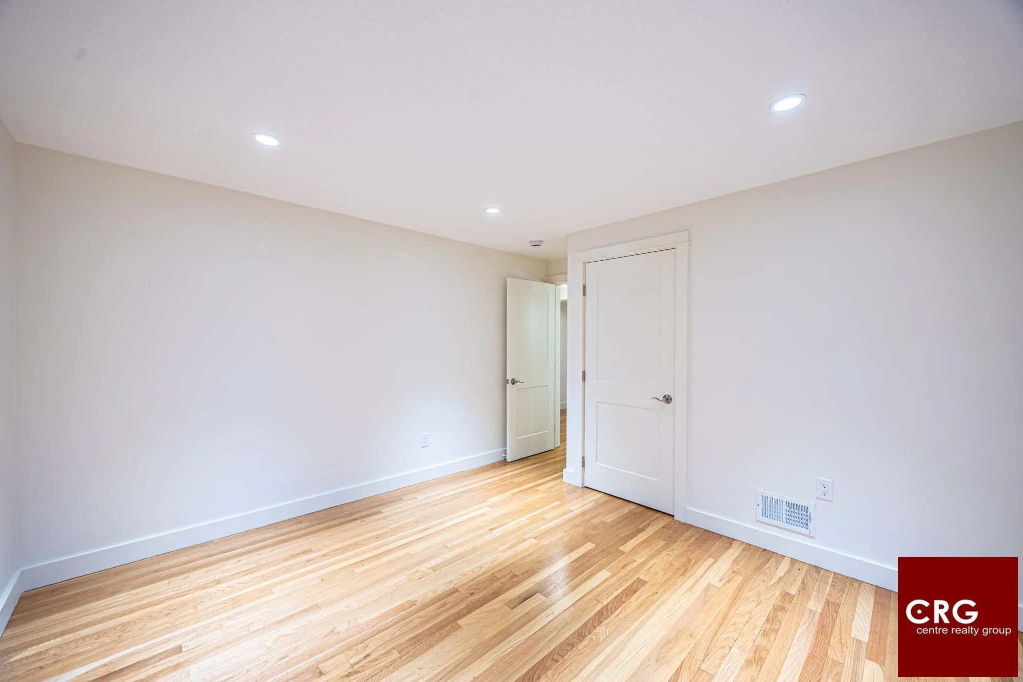 4 bed, 3 bath apartment for rent at 85 Woodland Rd Unit 1, Jamaica Plain — photo 20 of 39