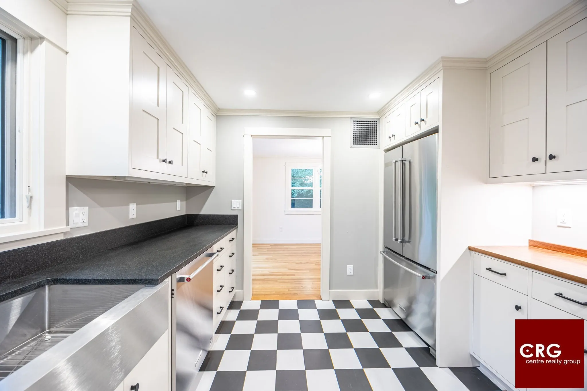 4 bed, 3 bath apartment for rent at 85 Woodland Rd Unit 1, Jamaica Plain — photo 4 of 39