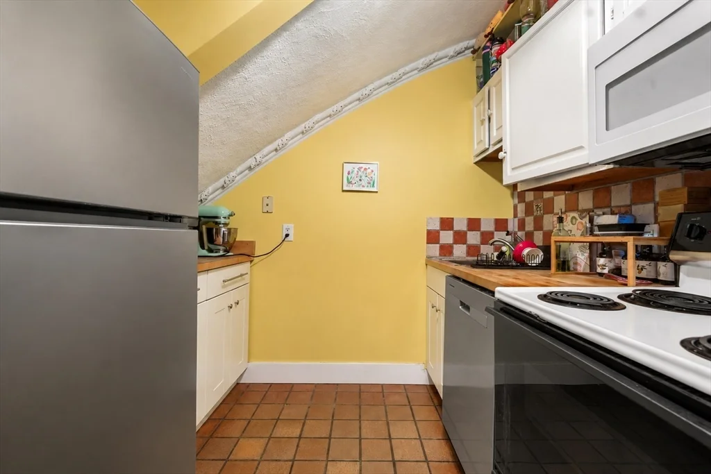 1 bed, 1 bath apartment for rent at 85 Worcester St Unit 2, South End — photo 6 of 13