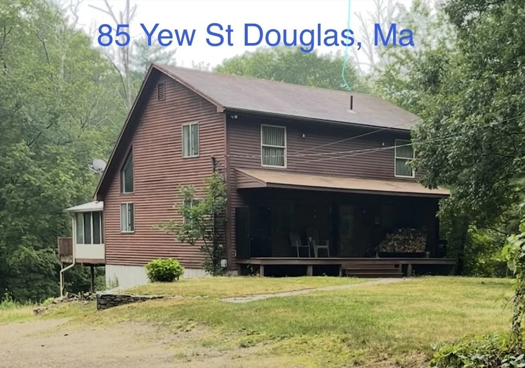 3 bed, 2 bath apartment for rent at 85 Yew, Douglas