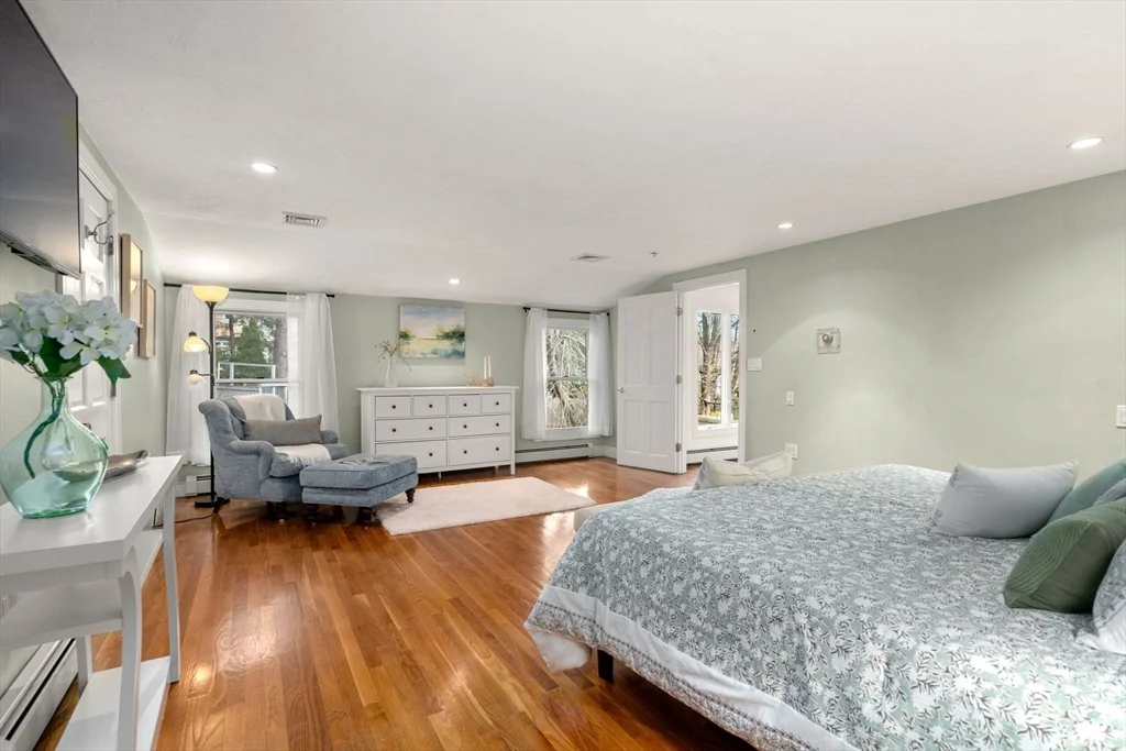 5 bed, 4+ bath apartment for rent at 850 Dedham St, Newton — photo 16 of 37