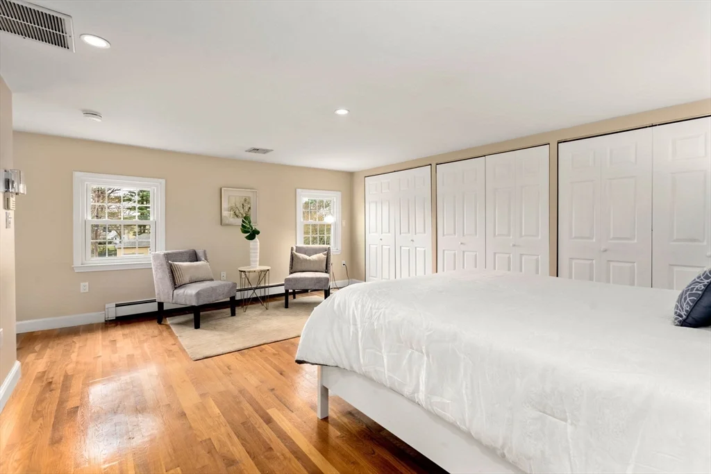 5 bed, 4+ bath apartment for rent at 850 Dedham St, Newton — photo 22 of 37